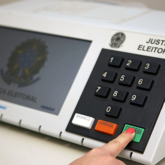 A disparidade entre o grau de instrução de prefeitos e vereadores eleitos