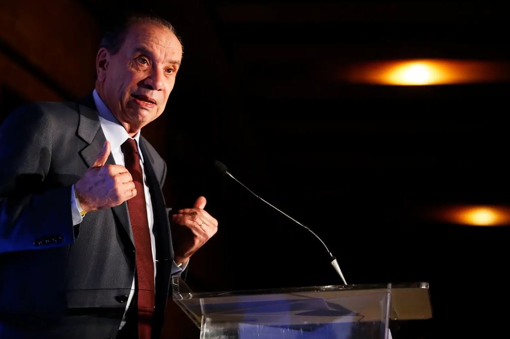 aloysio Aloysio Nunes, que foi ministro de FHC e Temer, diz que apoiará Lula no primeiro turno -