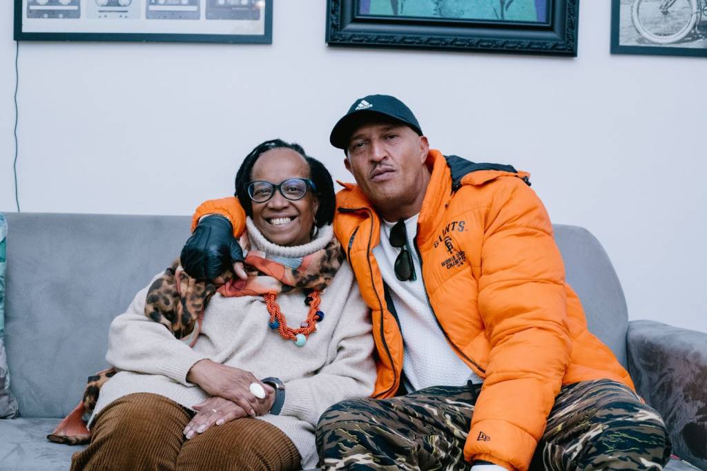 Mano Brown entrevista filósofa Sueli Carneiro em seu podcast