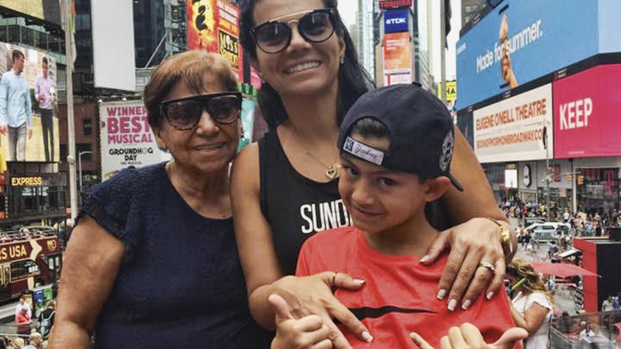 UM POUCO LÁ, UM POUCO CÁ - A filha Patrícia já morava há quinze anos nos Estados Unidos quando Maria de Lourdes, 79, se animou a viajar. Motivo: a chegada de Enzo, 12. Agora, se divide entre Miami e Rio, com idas a Nova York (na foto) -