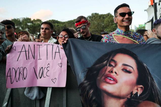 Fãs da cantora Anitta durante sua apresentação no Rock in Rio Lisboa, no Parque da Bela Vista, Lisboa, Portugal, 26/06/2022. Fãs da cantora Anitta durante sua apresentação no Rock in Rio Lisboa, no Parque da Bela Vista, Lisboa, Portugal, 26/06/2022.