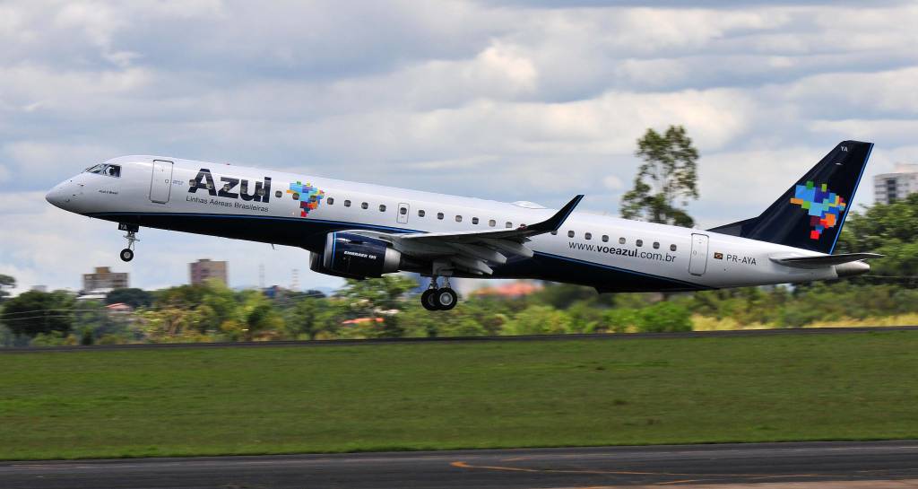 Azul e dona da Gol assinam memorando para fusão; Latam liga o alerta