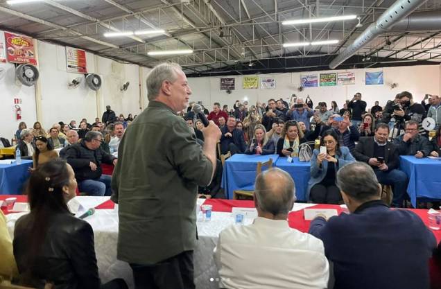Ciro Gomes pré candidato `a presidência pelo PDT em campanha na cidade de Santo Ângelo, na região das missões, no Rio Grande do Sul, em 20/06/2022. Ciro Gomes pré candidato `a presidência pelo PDT em campanha na cidade de Santo Ângelo, na região das missões, no Rio Grande do Sul, em 20/06/2022.