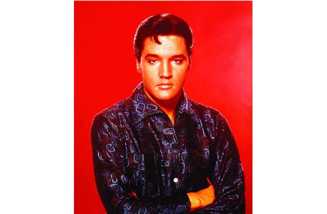 Músico e cantor americano Elvis Presley, em 1960. Músico e cantor americano Elvis Presley, em 1960.