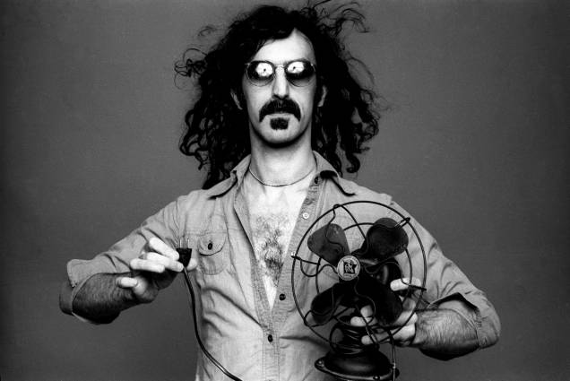 Músico e cantor americano Frank Zappa, anos 80. Músico e cantor americano Frank Zappa, anos 80.