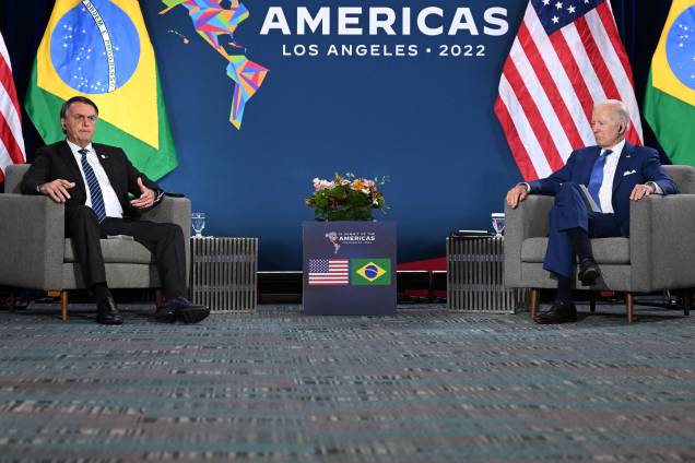O Presidente dos EUA Joe Biden e o Presidente Jair Bolsonaro, durante encontro na IX Cúpula das Américas, em Los Angeles, Califórnia, 09/06/2022. O Presidente dos EUA Joe Biden e o Presidente Jair Bolsonaro, durante encontro na IX Cúpula das Américas, em Los Angeles, Califórnia, 09/06/2022.