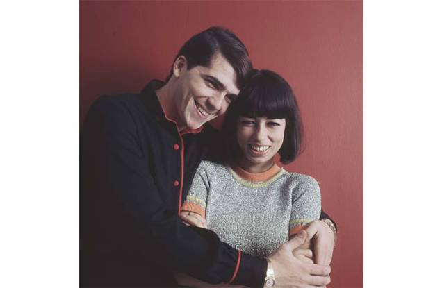 Cantor Jerry Adriani e Nara Leão, 1969. Cantor Jerry Adriani e Nara Leão, 1969.