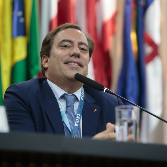 Funcionárias da Caixa abriram espaço para uma faxina ética
