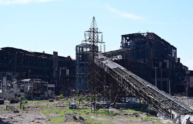 Ruínas da siderúrgica Azovstal em Mariupol, em meio à ação militar russa em andamento na Ucrânia. 13/06/2022. Ruínas da siderúrgica Azovstal em Mariupol, em meio à ação militar russa em andamento na Ucrânia. 13/06/2022.