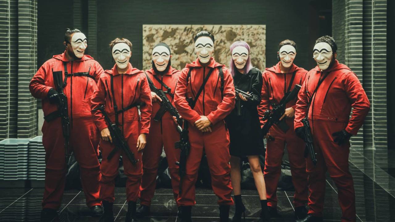 Em 'La Casa de Papel: Coreia', as populares máscaras de Dalí foram substituídas por máscaras tradicionais Hahoe