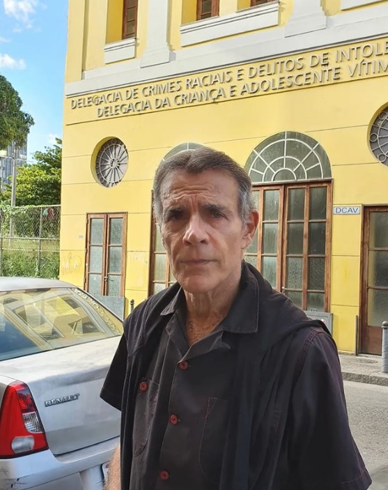Mário Gomes: ator e candidato a vereador perde casa por dívidas e faz sucessivos apelos na internet