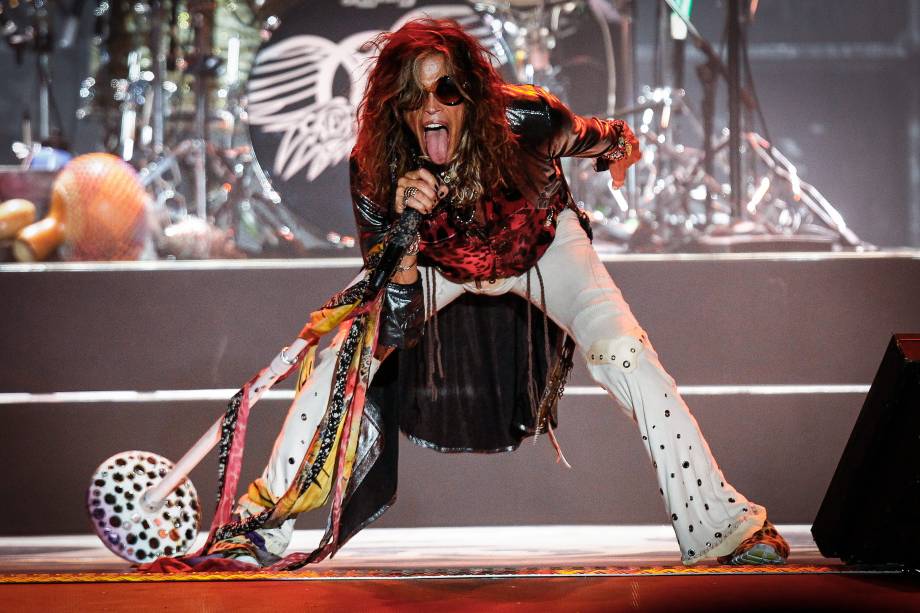 Steven Tyler, vocalista da banda americana Aerosmith, durante apresentação no Estádio del Poliedro, em Caracas, Venezuela, 28/09/2013. Steven Tyler, vocalista da banda americana Aerosmith, durante apresentação no Estádio del Poliedro, em Caracas, Venezuela, 28/09/2013.