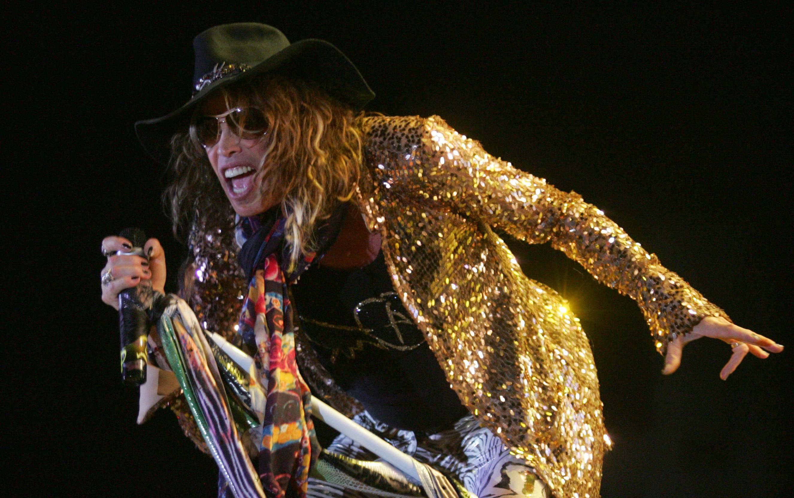 Aerosmith: a lesão nas cordas vocais de Steven Tyler que suspendeu turnê