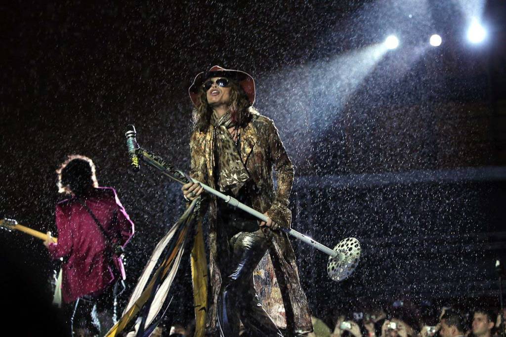 O vocalista Steven Tyler, durante `a apresenta&ccedil;&atilde;o da banda americana Aerosmith, na Arena Anhembi em S&atilde;o Paulo, em 2011.