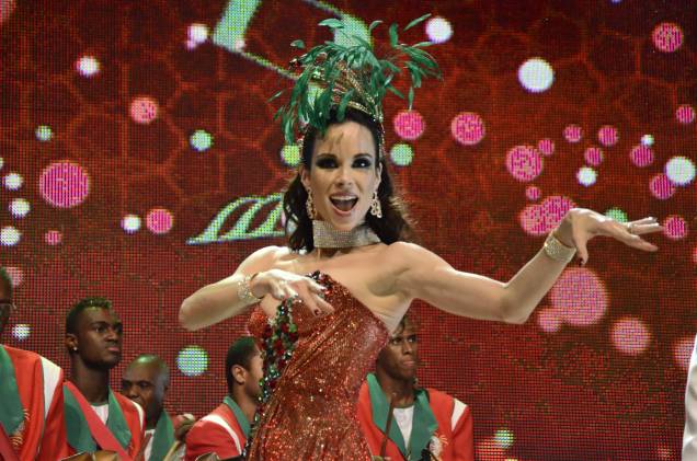A apresentadora Ana Furtado na chamada do Carnaval 2012 da Globo. A apresentadora Ana Furtado na chamada do Carnaval 2012 da Globo.