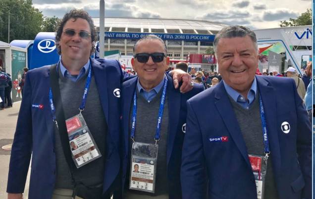 Walter Casagrande Jr., Galvão Bueno e Arnaldo Cézar Coelho, em Moscou, durante a cobertura da Rede Globo e Sportv da Copa do Mundo da Rússia, em 2018. Walter Casagrande Jr., Galvão Bueno e Arnaldo Cézar Coelho, em Moscou, durante a cobertura da Rede Globo e Sportv da Copa do Mundo da Rússia, em 2018.