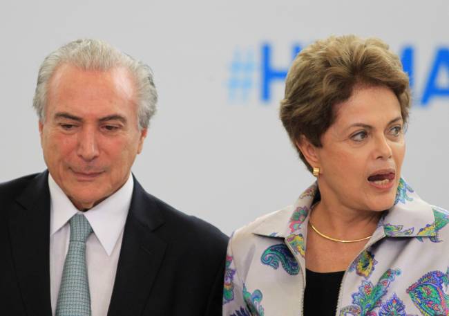 Revista Veja Personagem: Dilma Rousseff, presidente da República ao lado Michel Temer, vice Foto: Cristiano Mariz Data: 08/04/2015 Local: Palácio do Planalto - Brasília - DF