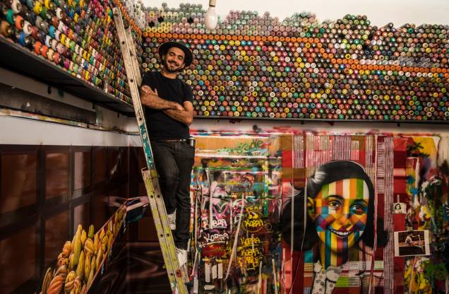 Eduardo Kobra, artísta plástico muralista, em seu atelier no bairro de Pinheiros, São Paulo, 01/09/2017. Eduardo Kobra, artísta plástico muralista, em seu atelier no bairro de Pinheiros, São Paulo, 01/09/2017.