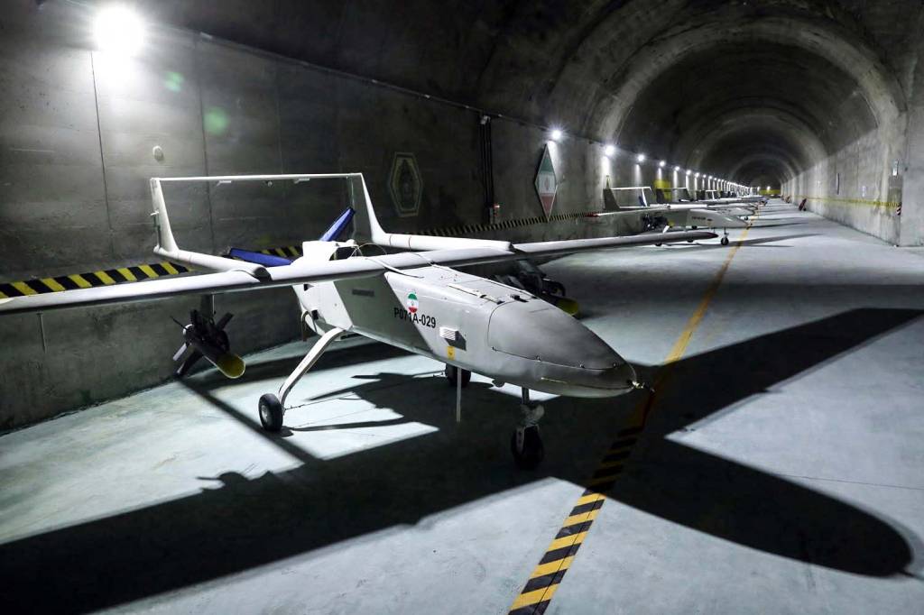 O Ir&atilde; fornecer&aacute; centenas de drones com capacidades de armas de combate &agrave; R&uacute;ssia para uso na invas&atilde;o `a Ucr&acirc;nia, disse Jake Sullivan, conselheiro de seguran&ccedil;a nacional da Casa Branca dos EUA em 11/07/2022.