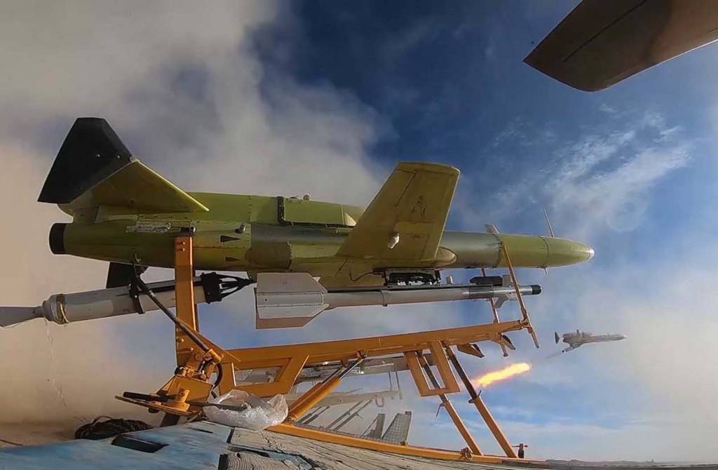 O Ir&atilde; fornecer&aacute; centenas de drones com capacidades de armas de combate &agrave; R&uacute;ssia para uso na invas&atilde;o `a Ucr&acirc;nia, disse Jake Sullivan, conselheiro de seguran&ccedil;a nacional da Casa Branca dos EUA em 11/07/2022.