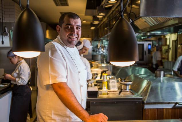 Jefferson Rueda, chef do restaurante A Casa do Porco Bar, em São Paulo, 2013. Jefferson Rueda, chef do restaurante A Casa do Porco Bar, em São Paulo, 2013.