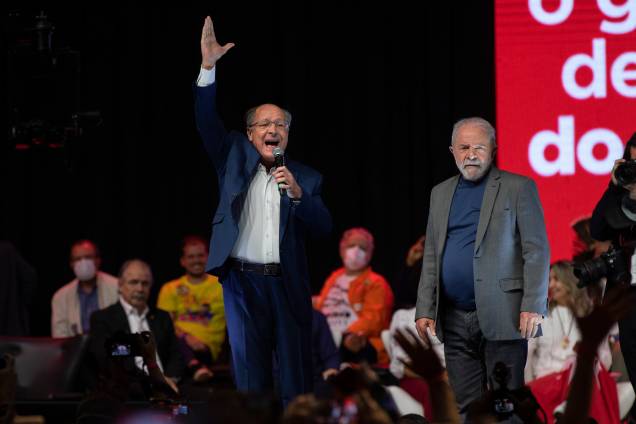 O pré-candidato `a vice-presidente Geraldo Alckmin, pelo PT, durante o ato "Vamos juntos pelo Brasil", na cidade de Brasilia, 12/07/2022. O pré-candidato `a vice-presidente Geraldo Alckmin, pelo PT, durante o ato "Vamos juntos pelo Brasil", na cidade de Brasilia, 12/07/2022.