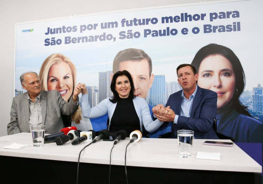 Simone Tebet em sua Caminhada da Esperança em São Bernardo do Campo, SP,  foi recebida pelo prefeito de São Bernardo do Campo, Orlando Morando (PSDB),  ao lado do presidente nacional do Cidadania, Roberto Freire, os três concederam uma entrevista coletiva à imprensa. 22-07-2022