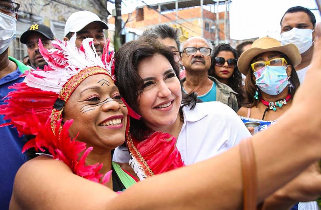 A senadora e pr&eacute;-candidata &agrave; Presid&ecirc;ncia Simone Tebet pelo MDB, durante a Caminhada da Esperan&ccedil;a, em Salvador (BA), 2/7/2022.
