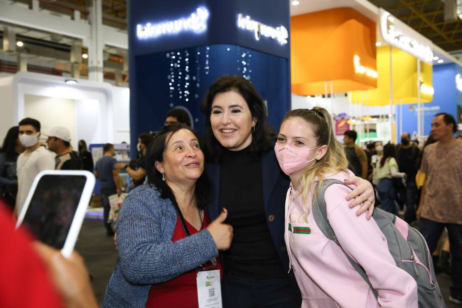 A pré-candidata pelo MDB à Presidência da República Simone Tebet visita Bienal do Livro de São Paulo, em 3/7/2022.