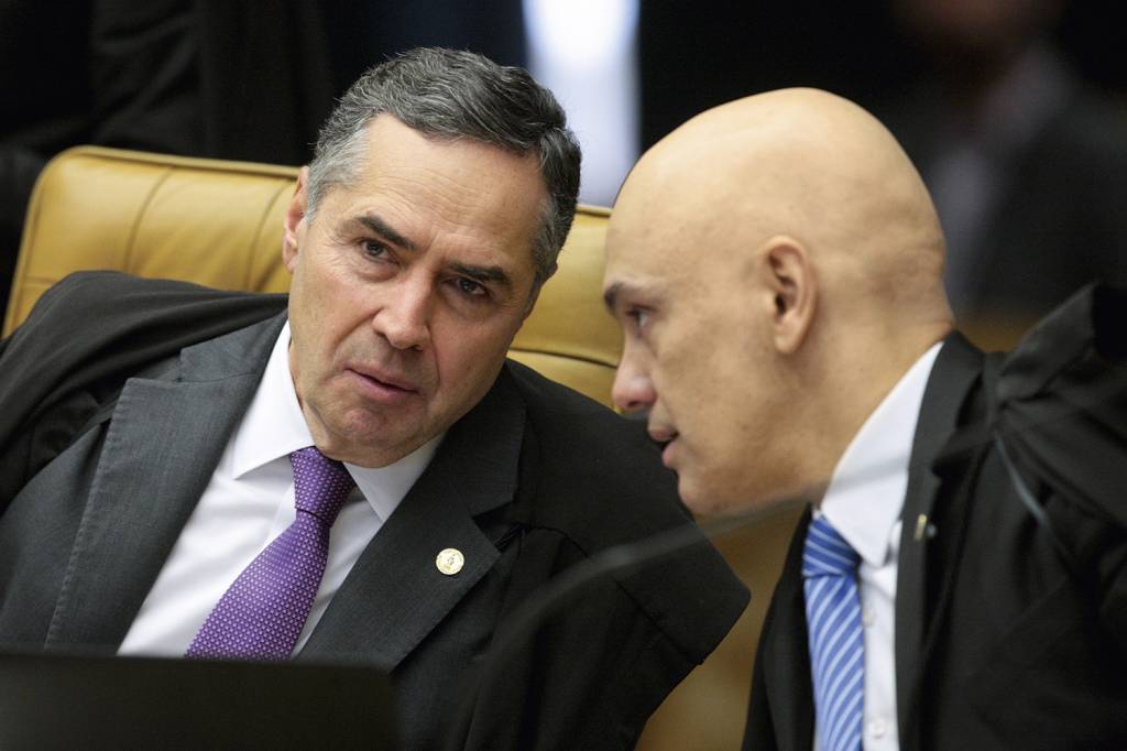 STF-LUIS-ROBERTO-BARROSO-ALEXANDRE-MORAES-2020-1.jpg O EX E O FUTURO - Luís Roberto Barroso e Alexandre de Moraes: alvos constantes de críticas por parte de Bolsonaro -