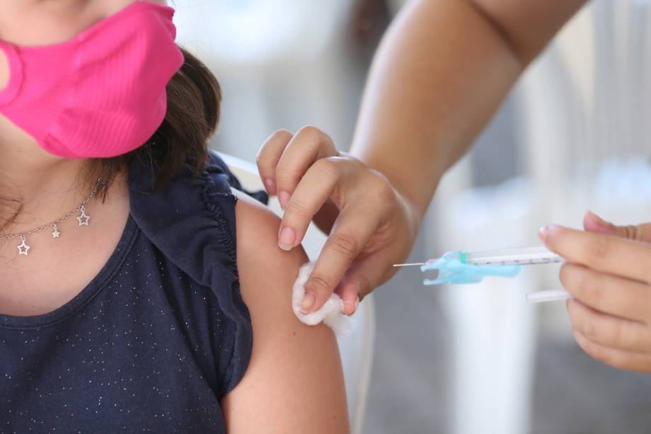 Vacinação infantil contra a Covid-19, em São Paulo, 2022.