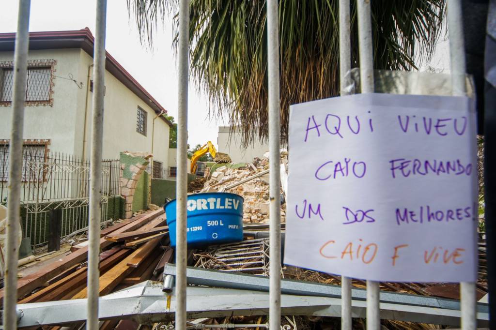 WhatsApp Image 2022-07-28 at 10.47.14 Entulhos da casa de Caio Fernando de Abreu: Justiça do Rio Grande do Sul interrompeu demolição -
