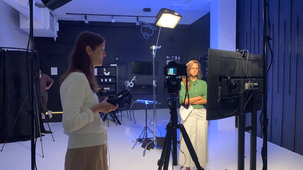 Raquel Krähenbühl conversou com Volodymyr Zelensky por vídeo-chamada