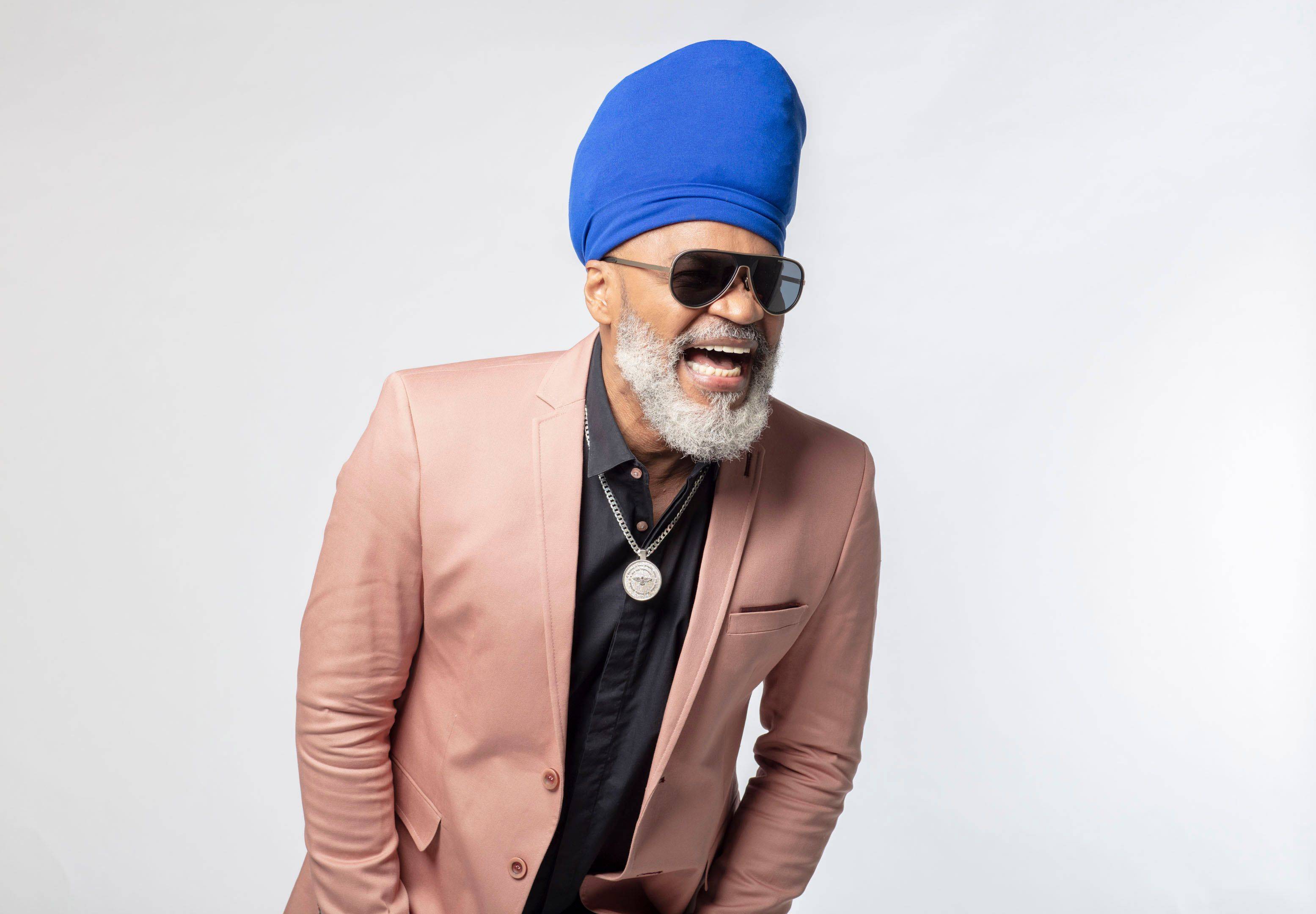 Como Apple resolveu homenagear Carlinhos Brown