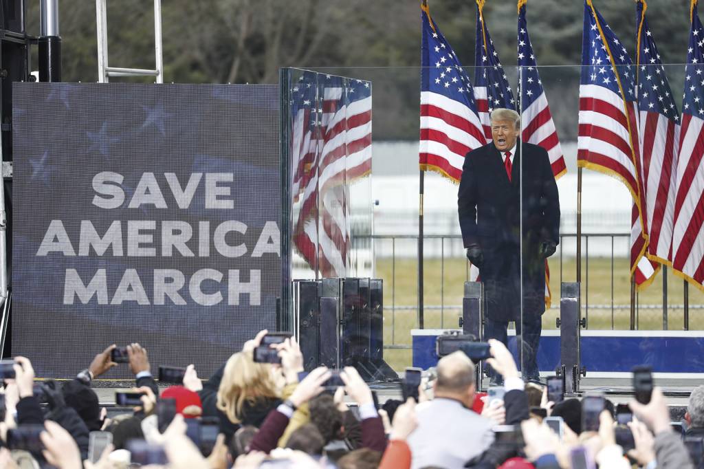 h_56604670.jpg AQUI SE FAZ, AQUI SE PAGA - Trump: participação nos atos que culminaram na invasão do Capitólio está sendo investigada -