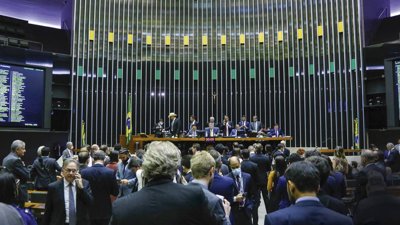 RAPIDEZ - Votação na Câmara dos Deputados: corrida contra o tempo para pagar benefícios antes das eleições -