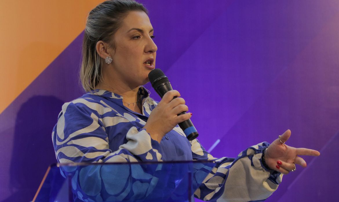 Após tomar posse como presidente da Caixa Econômica Federal, Daniella Marques, participa de coletiva de imprensa -