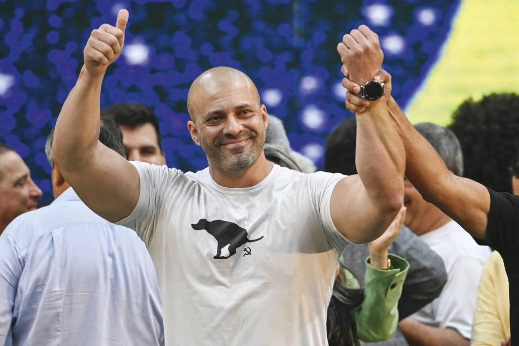 000_32FD9DM.jpg SUSTO - Daniel Silveira: valentia sumiu com a chegada da polícia -