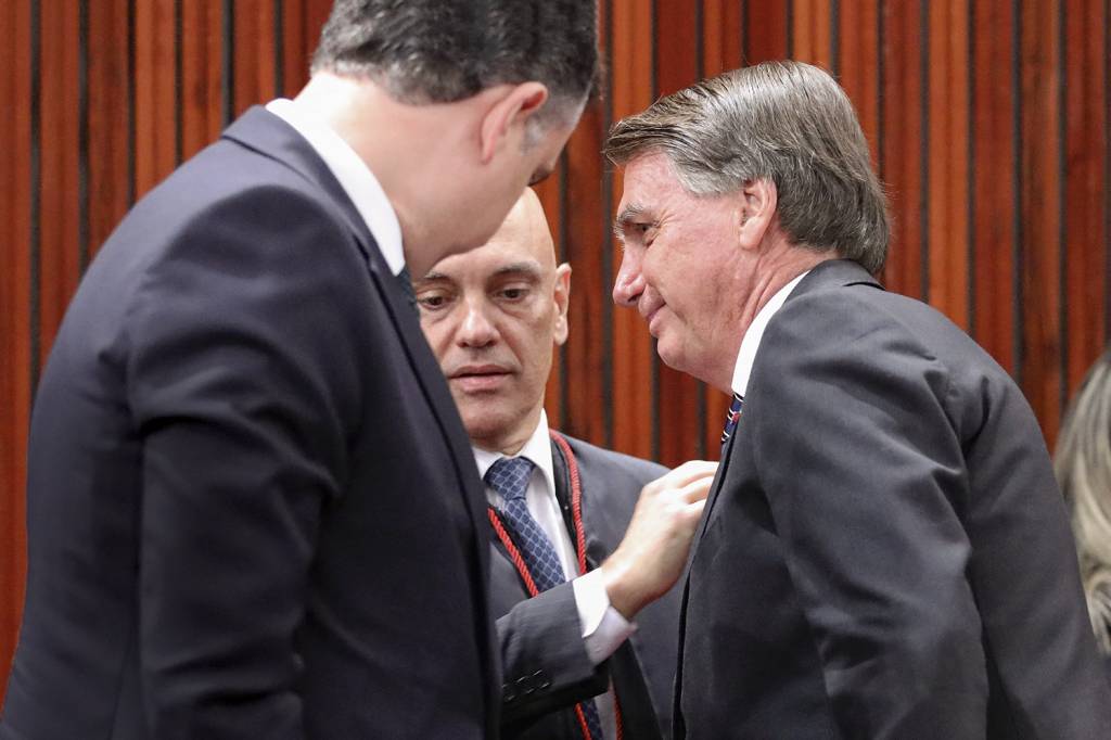 000_32GM8GC.jpg CHEGA DE CONFUSÃO - Pacheco, Moraes e Bolsonaro: recado claro de que ataques às urnas não serão aceitos -