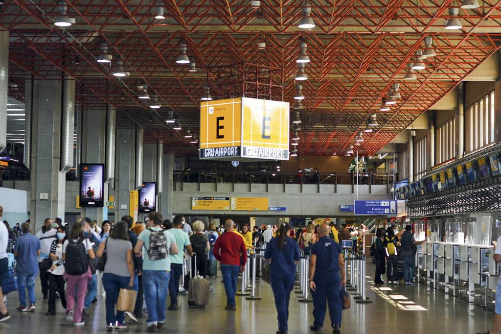 20220702154529664_37.jpg VELHO NORMAL - Filas em Guarulhos: o aeroporto mais movimentado do país -