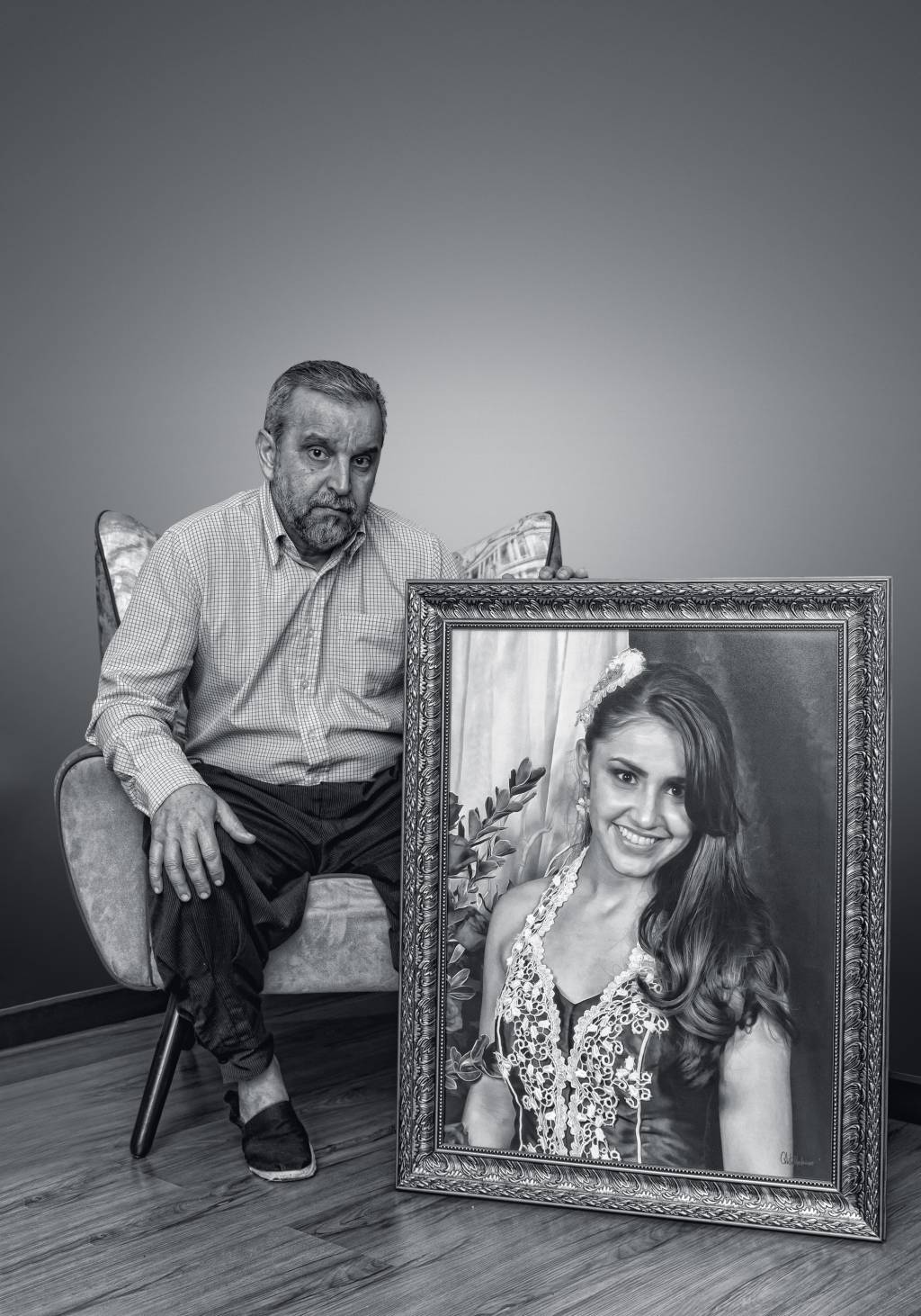 A23A9798.JPG Jorge Malheiros com um quadro de sua filha Fernanda -