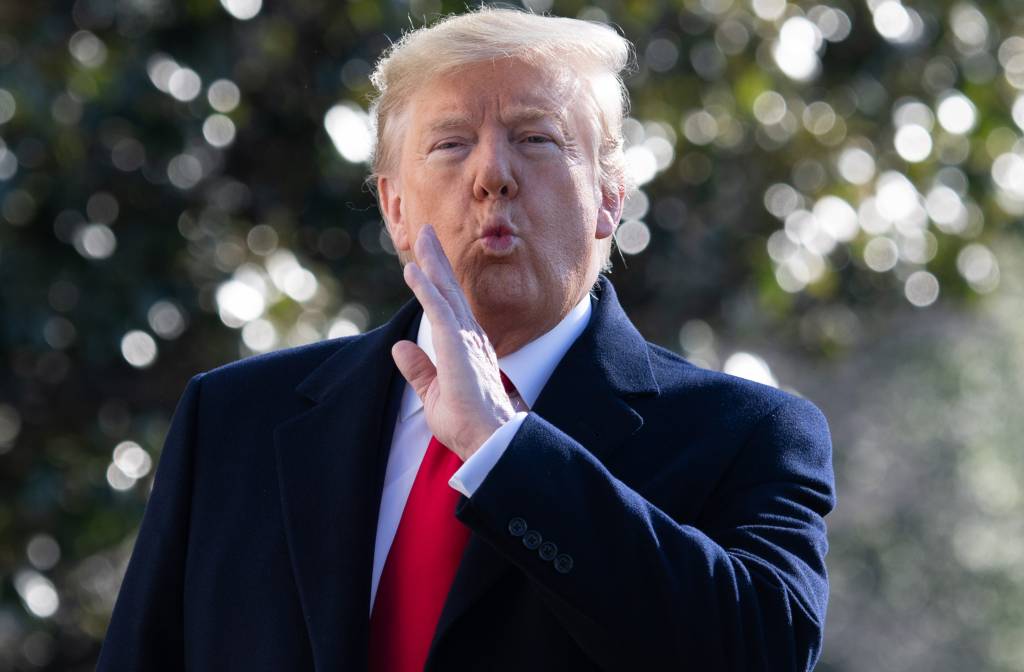 Trump confunde escritora que o acusa de estupro com ex-mulher