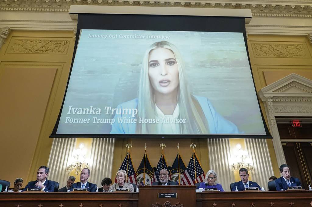 GettyImages-1241208647.jpg EM FAMÍLIA - Ivanka depõe na comissão do Congresso: revelações sobre o papel de Trump na invasão de janeiro -