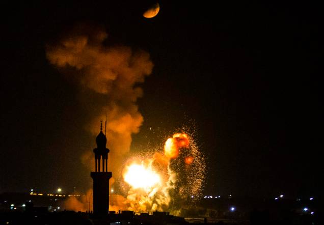 Ataque aéreo israelense em Khan Yunis, no sul da faixa de Gaza, em 05/08/2022. Ataque aéreo israelense em Khan Yunis, no sul da faixa de Gaza, em 05/08/2022.