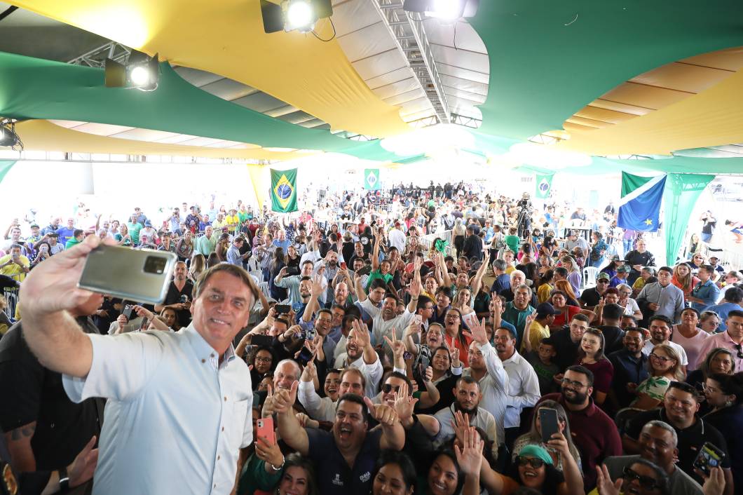 O presidente da República e candidato `a reeleição Jair Bolsonaro, com seus eleitores, em Campo Grande - MS, 30/06/2022 O presidente da República e candidato `a reeleição Jair Bolsonaro, com seus eleitores, em Campo Grande - MS, 30/06/2022