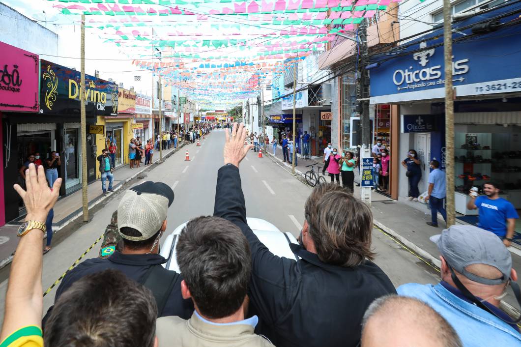 O presidente e candidato `a reeleição Jair Bolsonaro, durante campanha em Cruz das Almas - BA, 01/07/2022. O presidente e candidato `a reeleição Jair Bolsonaro, durante campanha em Cruz das Almas - BA, 01/07/2022.