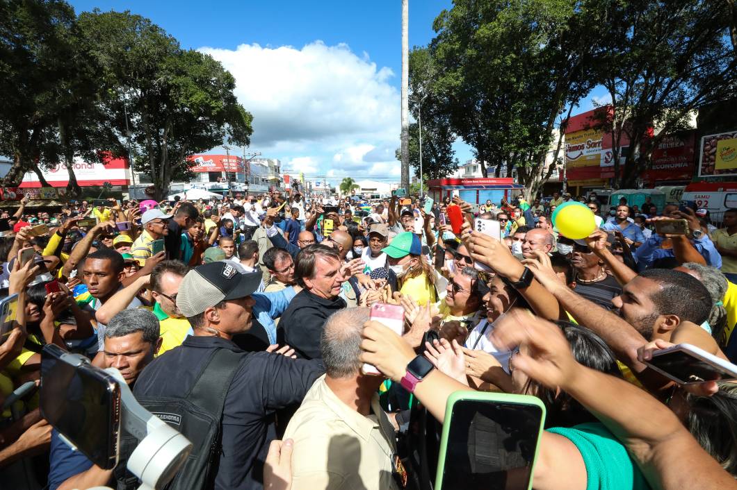 O presidente da República e candidato `a reeleição Jair Bolsonaro, em Cruz das Almas-BA, com seus eleitores, 01/08/2022. O presidente da República e candidato `a reeleição Jair Bolsonaro, em Cruz das Almas-BA, com seus eleitores, 01/08/2022.