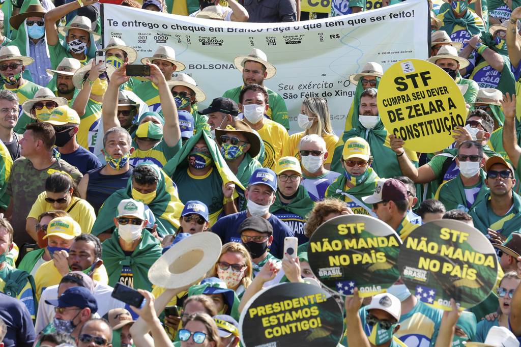 JAIR-BOLSONARO-VOTO-IMPRESSO-STF-PROTESTO-FAVOR-COMICIO-2021-01_-(162).jpg ERRO - Manifestações contra o STF: discurso voltado para radicais afasta eleitores valiosos nesse momento da campanha -