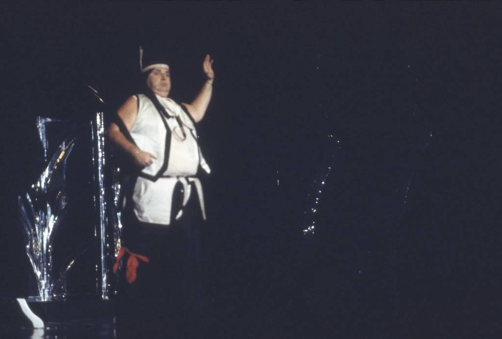 J&ocirc; Soares na pe&ccedil;a "Viva o Gordo e Abaixo o Regime", onde atuava e dirigia o espet&aacute;culo, anos 80.