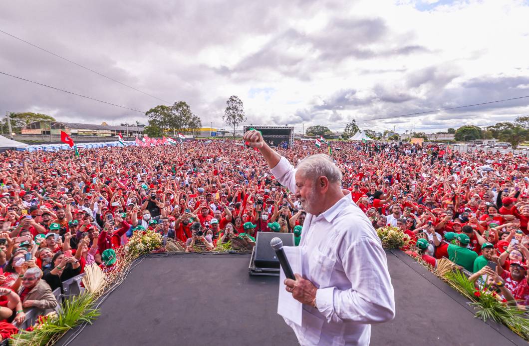 O ex-presidente Luiz Inácio Lula da Silva e candidato `a presidência da República pelo PT, em Garanhuns-PE, durante ato político, 20/07/2022. O ex-presidente Luiz Inácio Lula da Silva e candidato `a presidência da República pelo PT, em Garanhuns-PE, durante ato político, 20/07/2022.